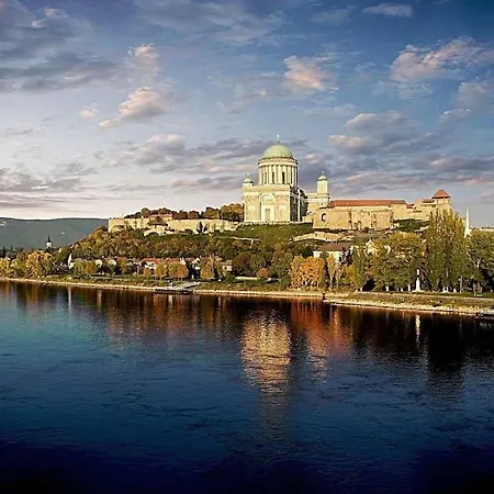 Kristina 公寓 Štúrovo