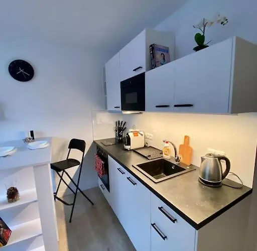 Kristina 아파트 Štúrovo